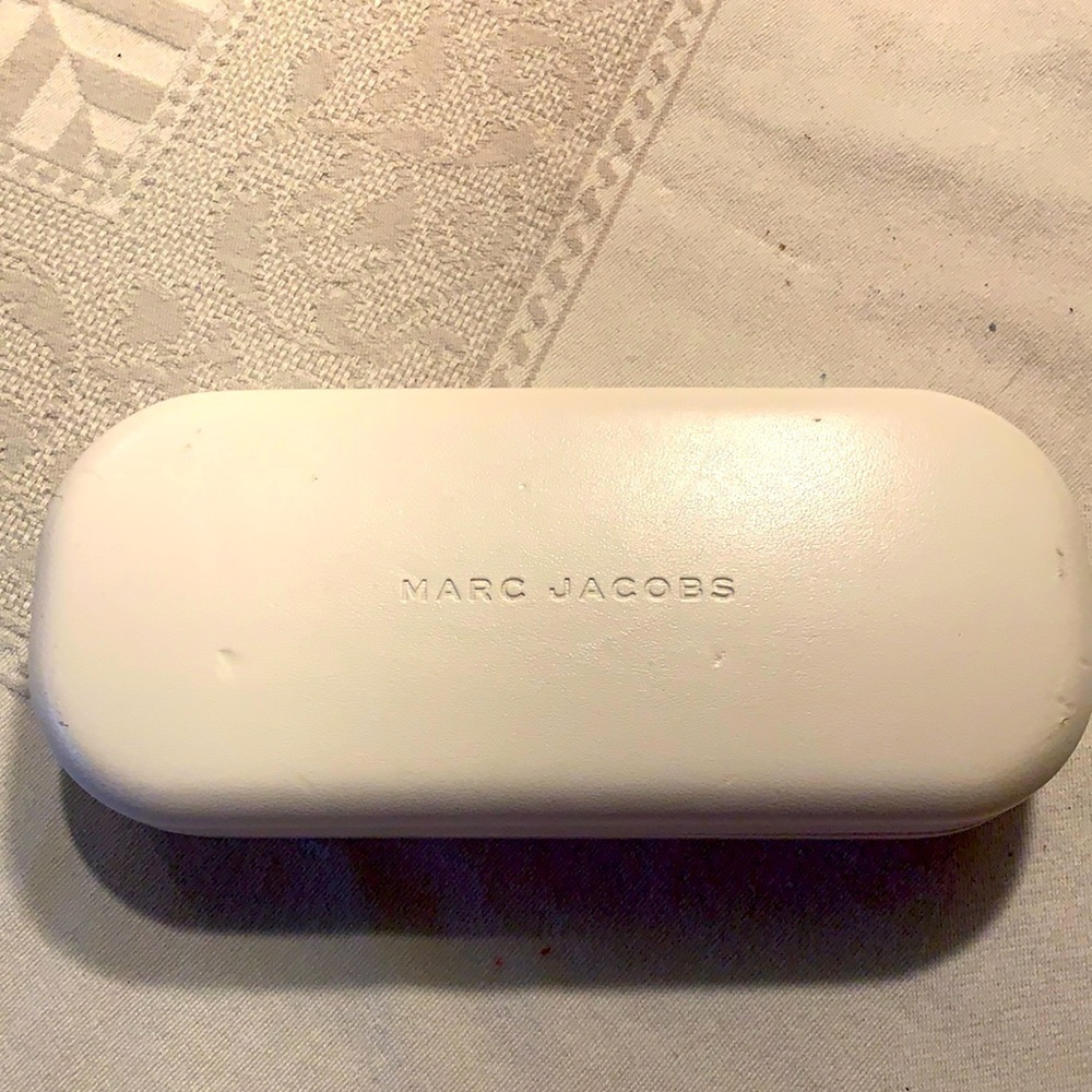 Marc Jacob’s eye or sunglasses case white